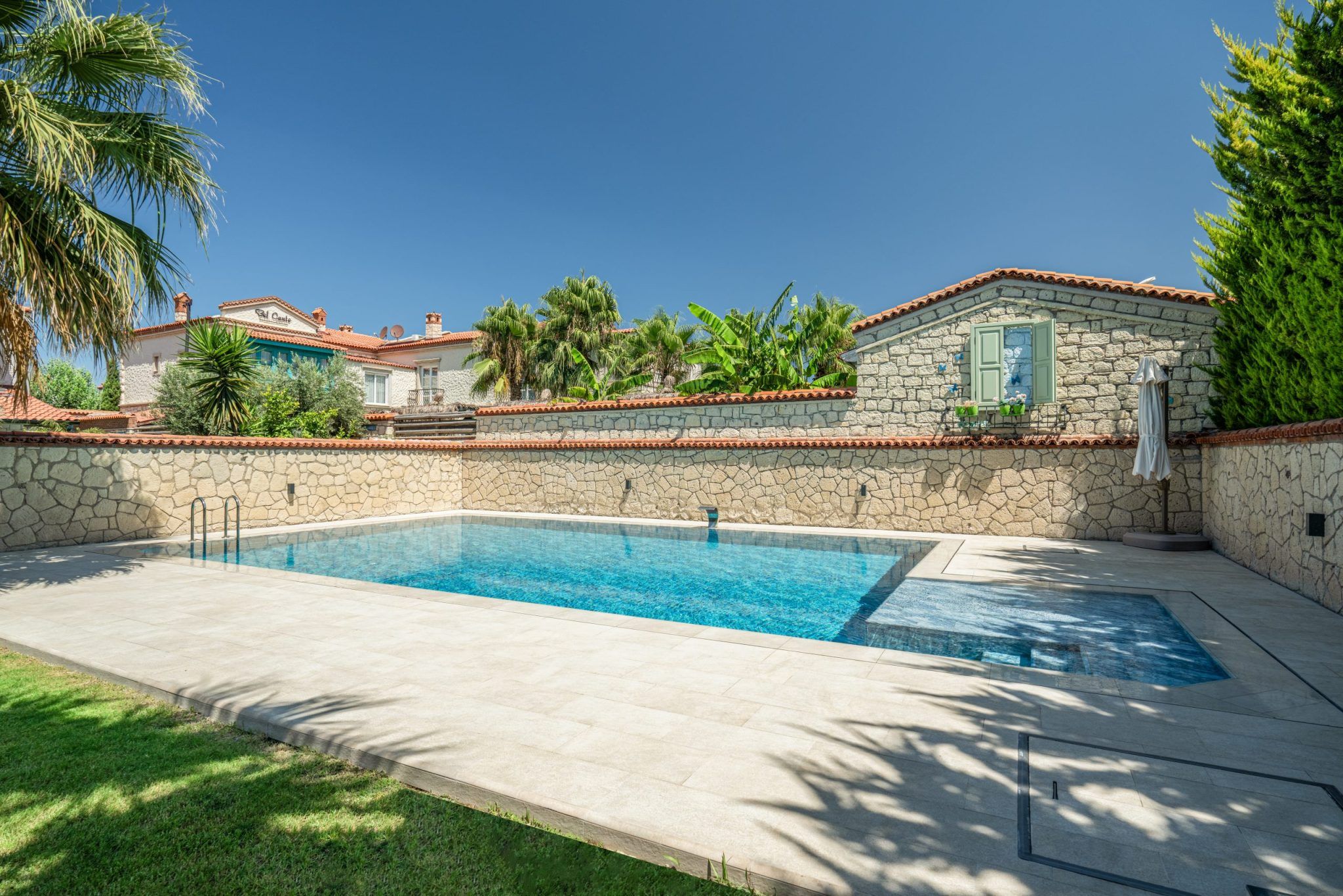 alacati1-scaled-2048x1366